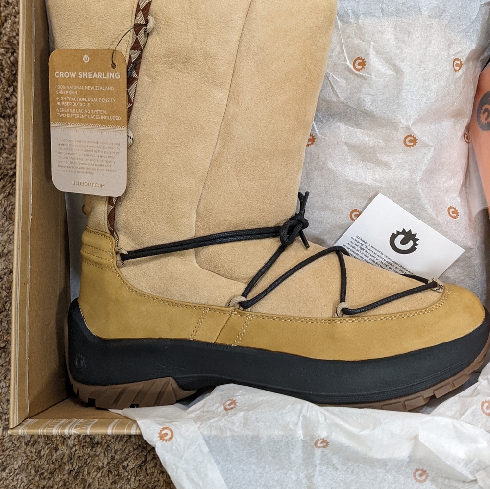 Ulu Crow Boots Cane, Sand, light tan, size 11 fits, 10, 10.5 or 11